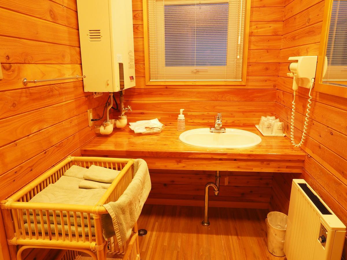Log Hotel Larch Lake Kanayama Minamifurano Δωμάτιο φωτογραφία