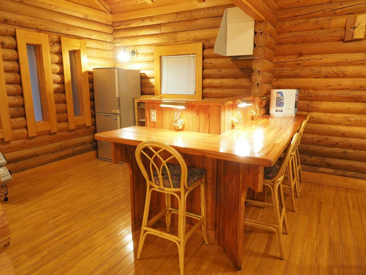 Log Hotel Larch Lake Kanayama Minamifurano Δωμάτιο φωτογραφία