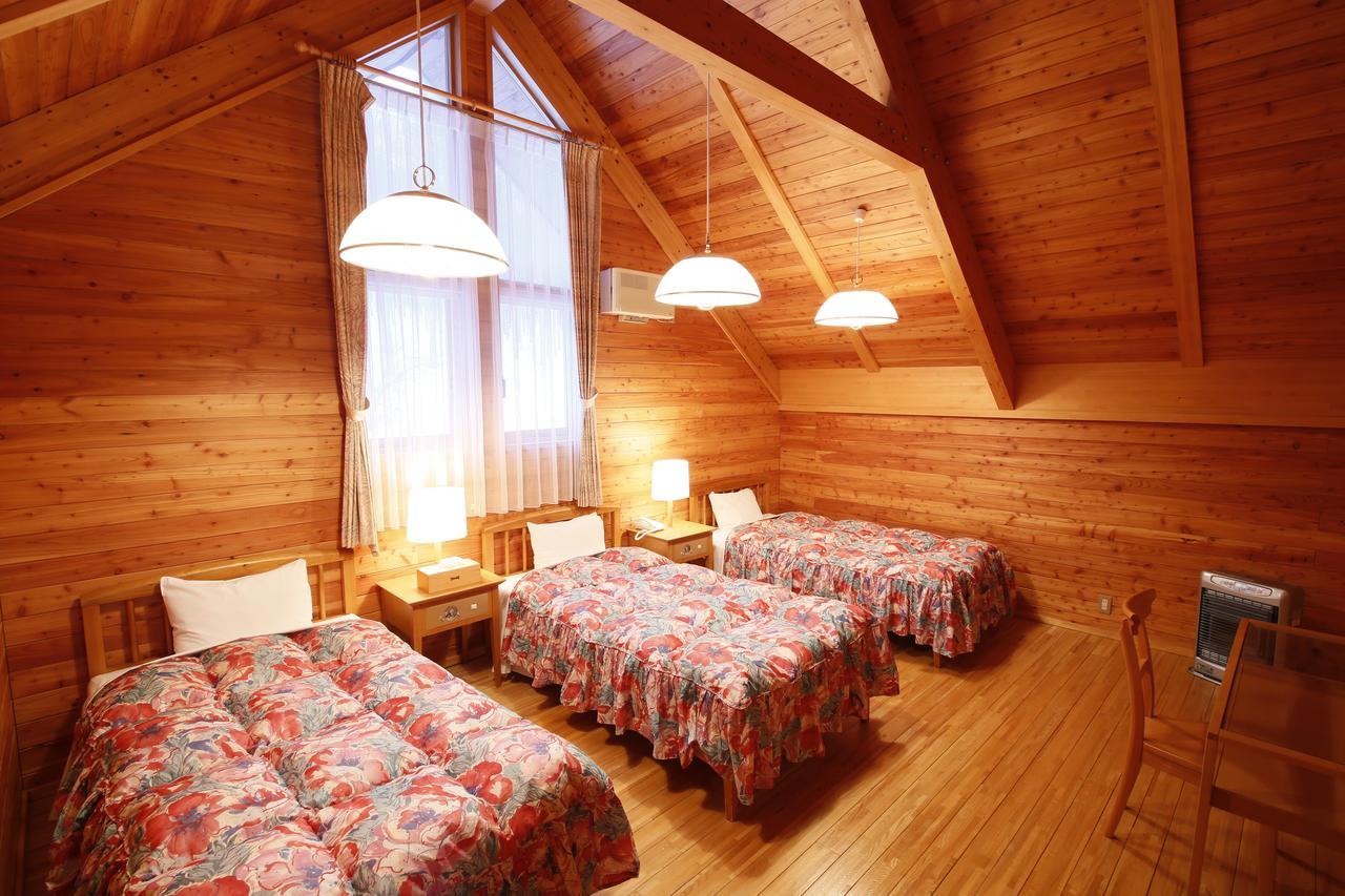 Log Hotel Larch Lake Kanayama Minamifurano Δωμάτιο φωτογραφία