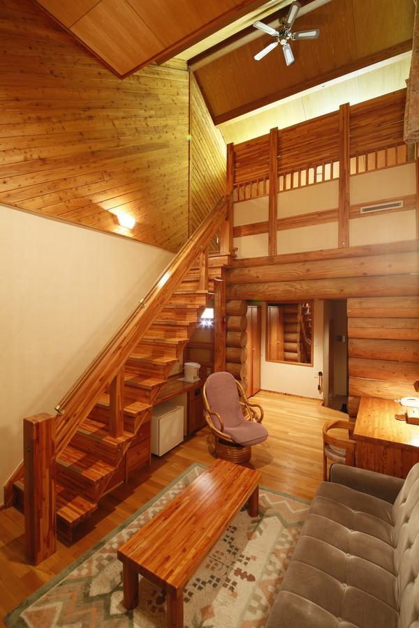 Log Hotel Larch Lake Kanayama Minamifurano Δωμάτιο φωτογραφία