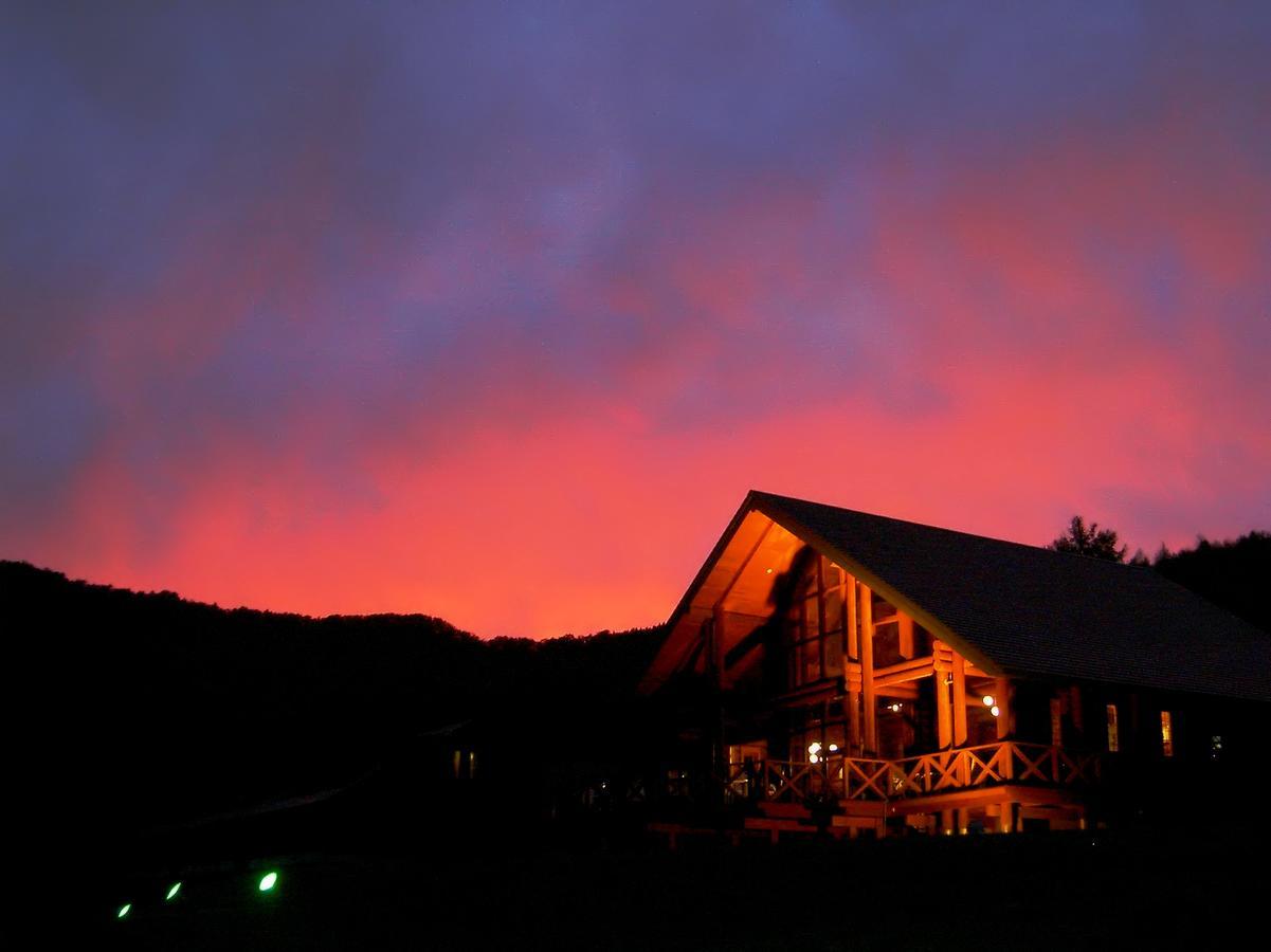Log Hotel Larch Lake Kanayama Minamifurano Εξωτερικό φωτογραφία