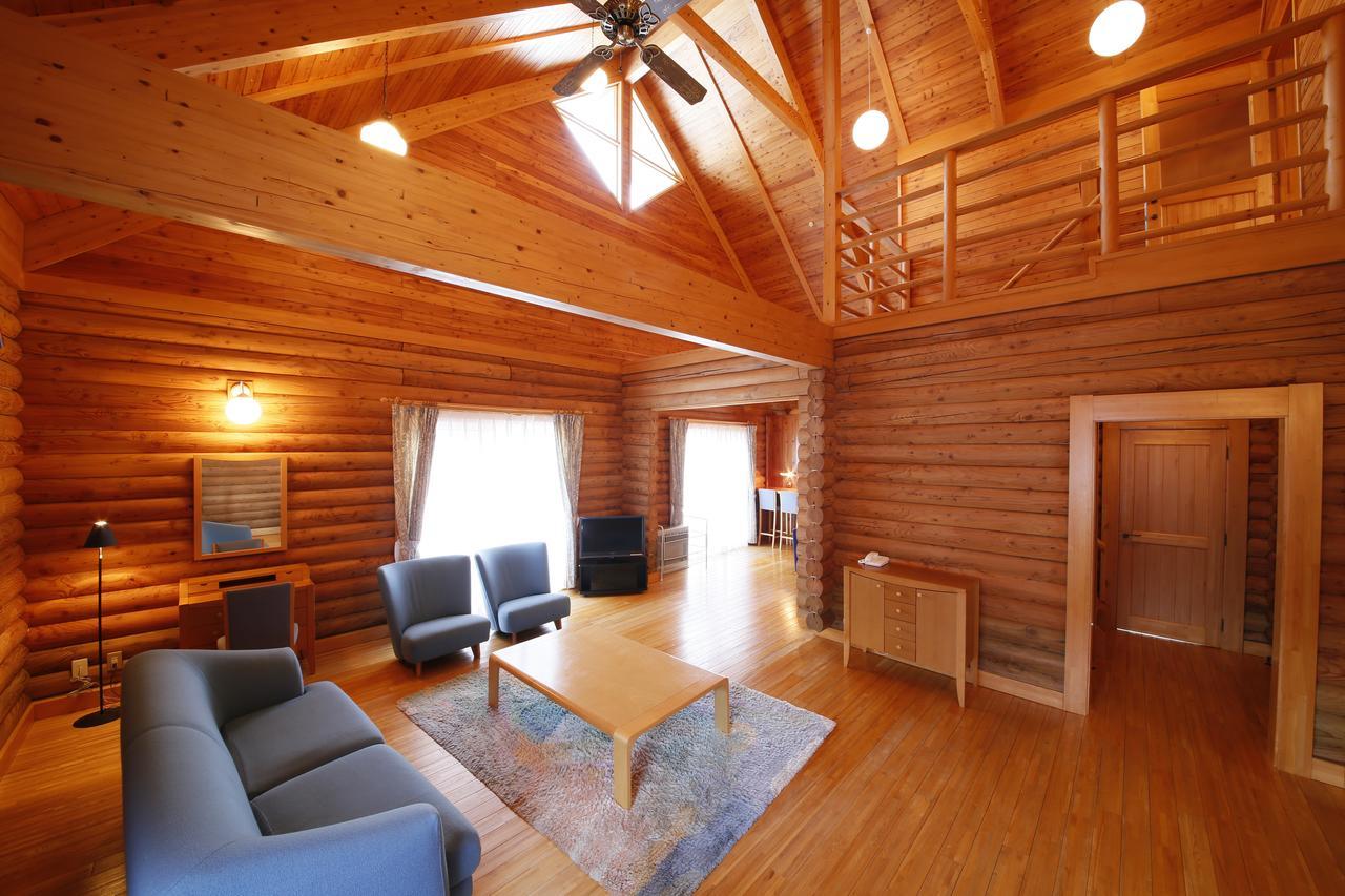 Log Hotel Larch Lake Kanayama Minamifurano Εξωτερικό φωτογραφία