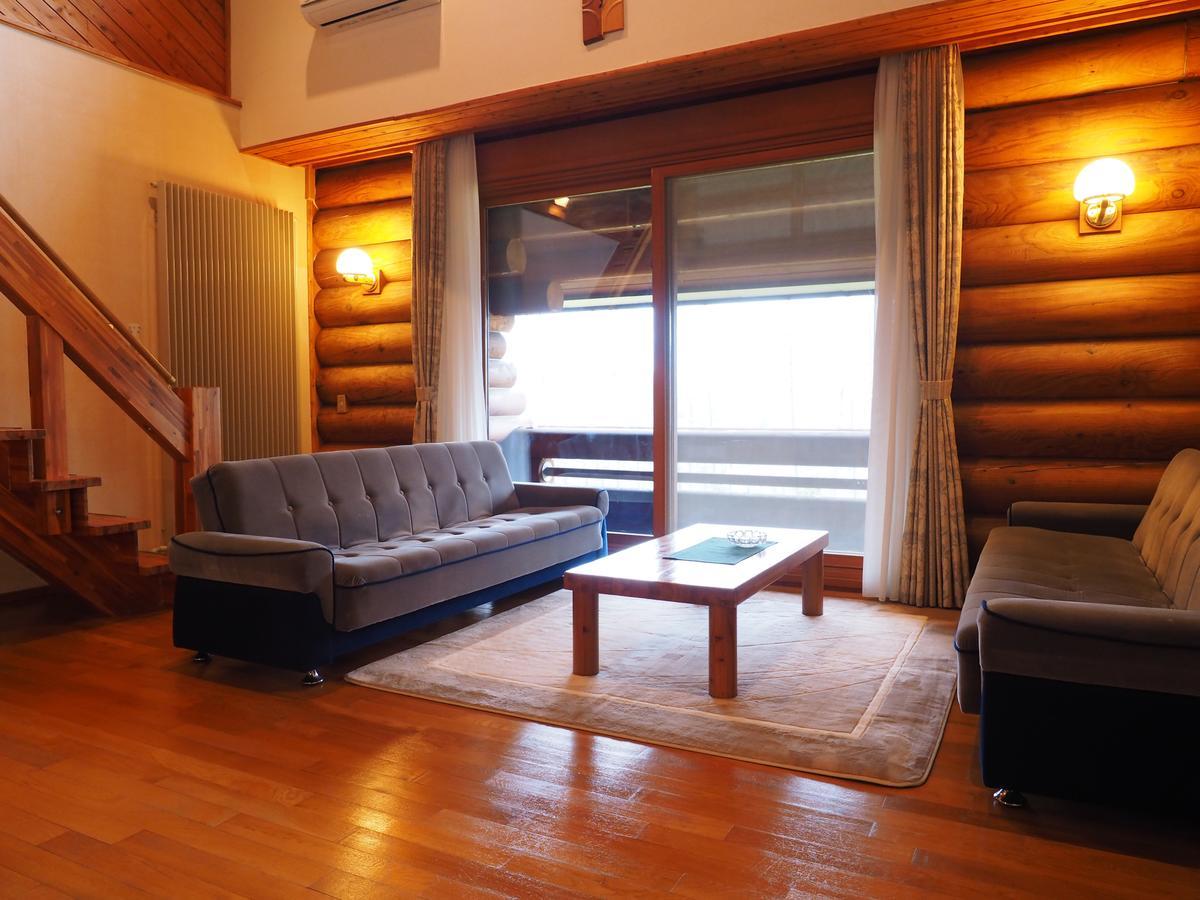 Log Hotel Larch Lake Kanayama Minamifurano Δωμάτιο φωτογραφία