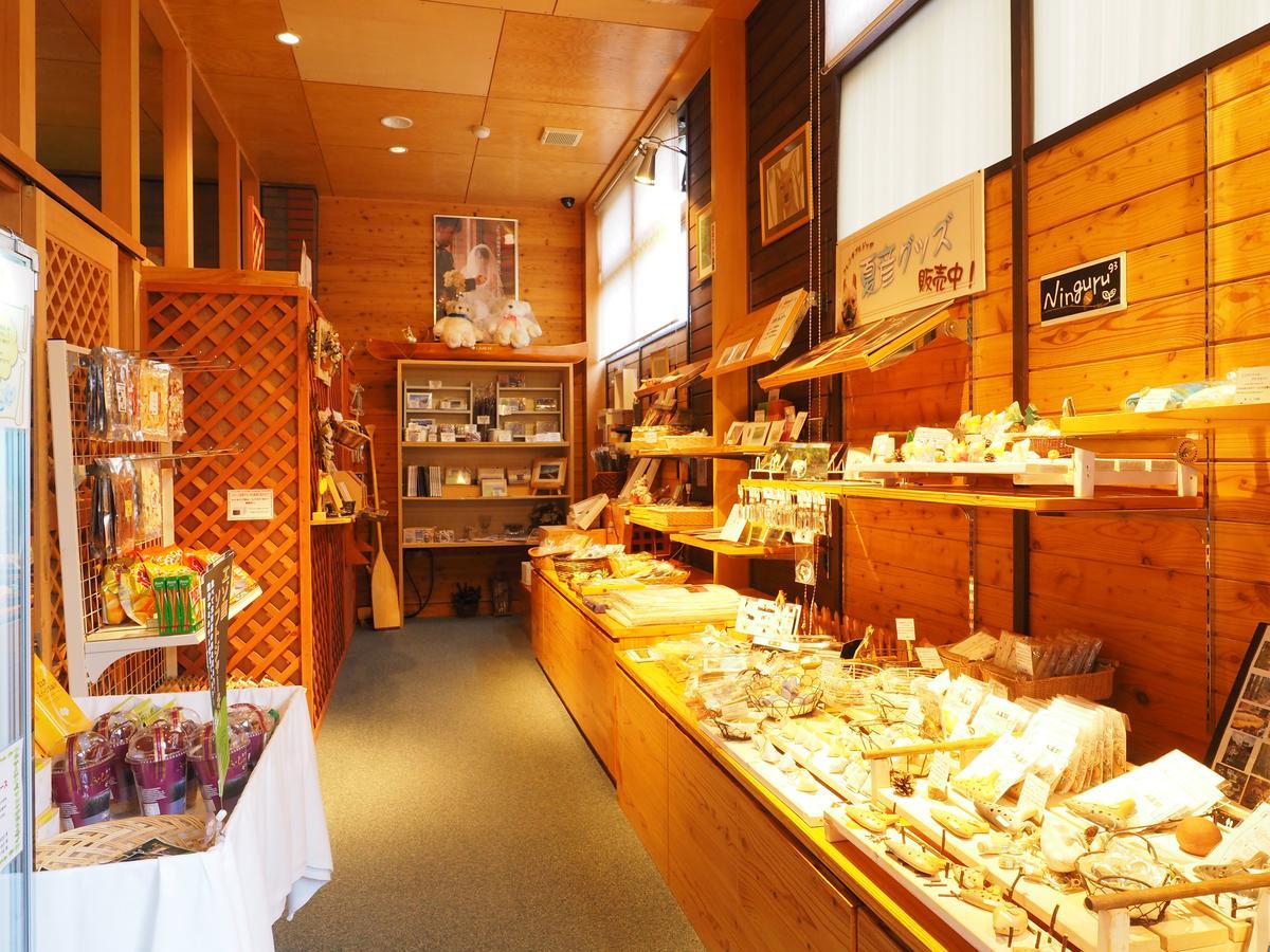 Log Hotel Larch Lake Kanayama Minamifurano Εξωτερικό φωτογραφία